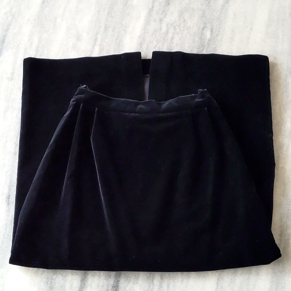 Woman's High waisted midi pencil velvet skirt.